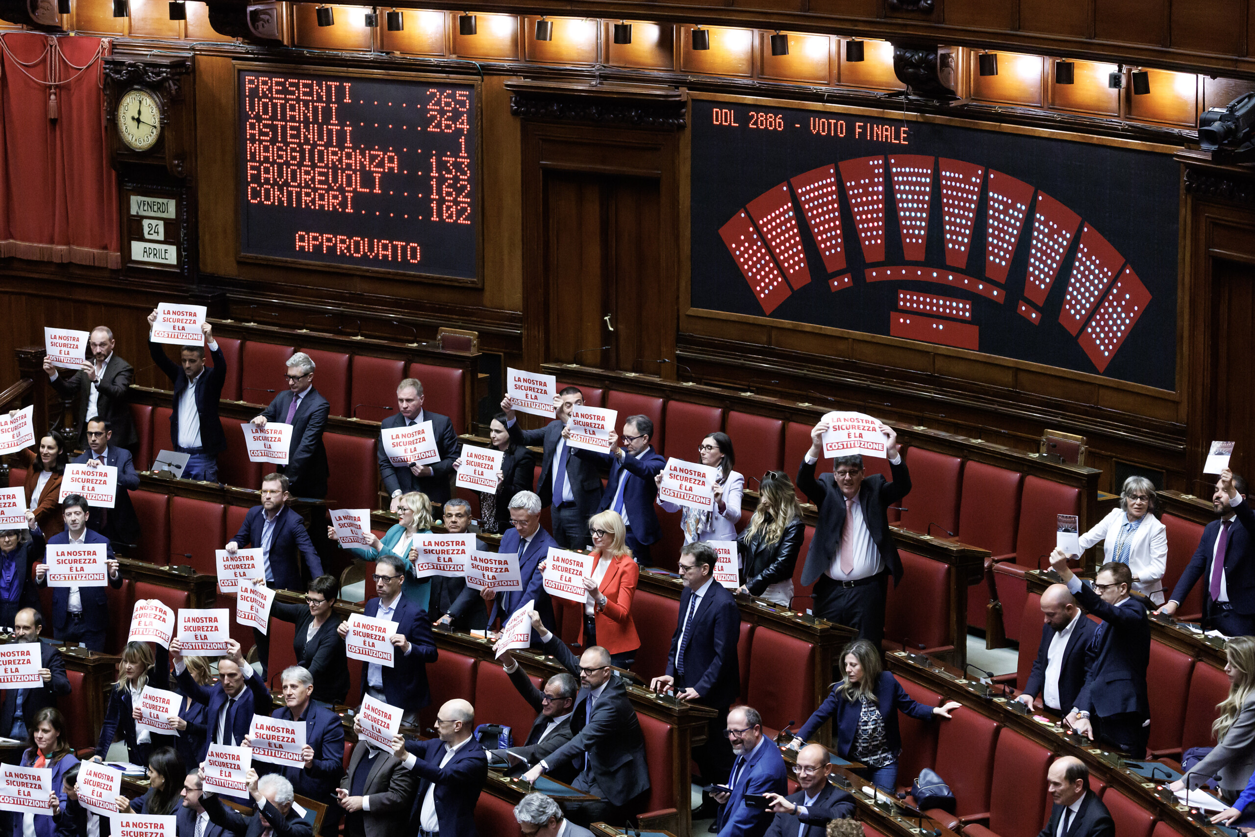 dl securite approbation finale de la chambre avec 162 oui et 102 non scaled