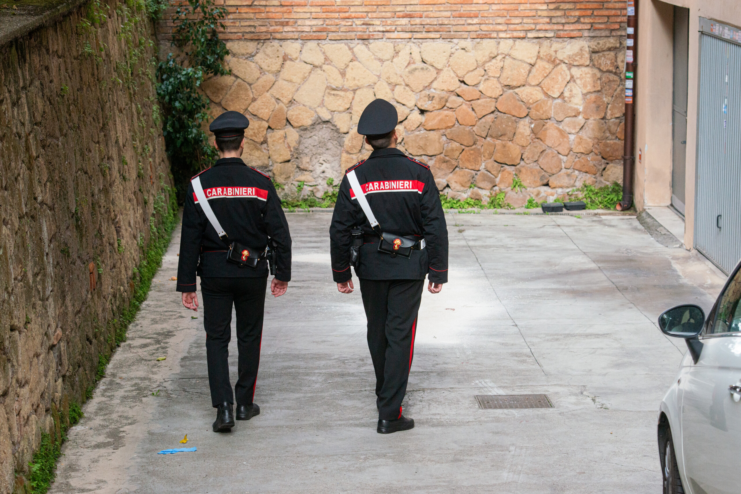 foggia un homme de 48 ans tue sa femme a coups de pistolet et se rend a la police scaled