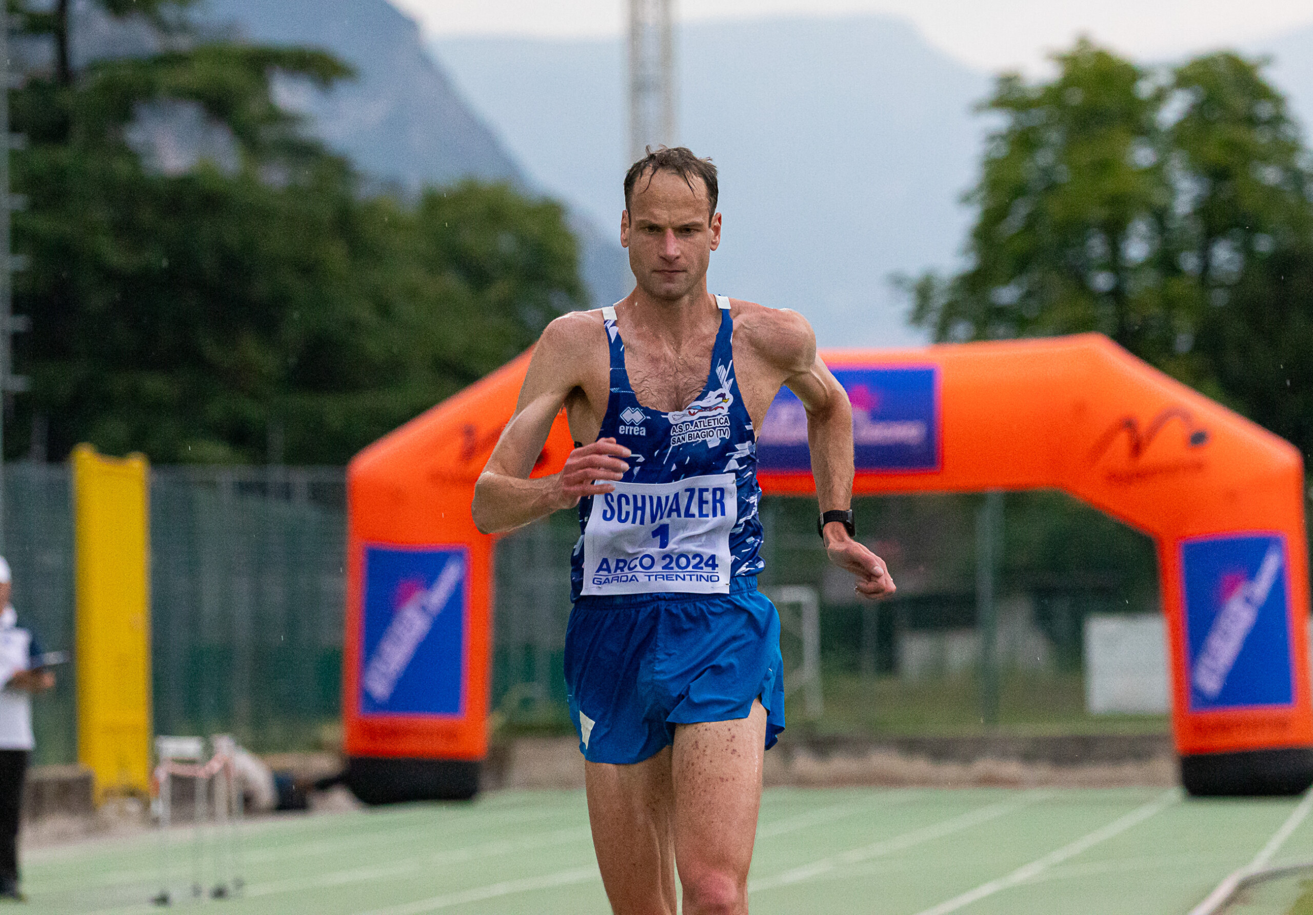 athletisme schwazer remporte le marathon de marche a kelsterbach avec un record italien scaled