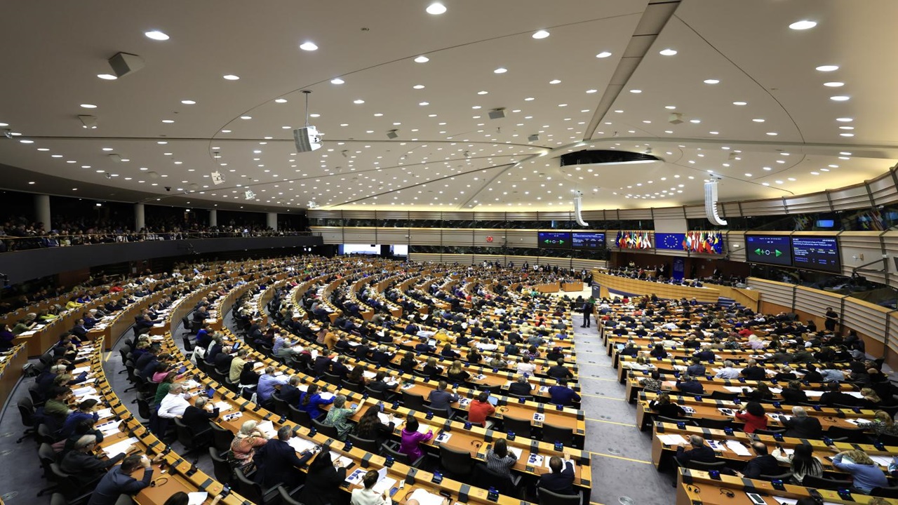 ue parlement europeen adopte le mandat de negociation sur le budget 2028 2034