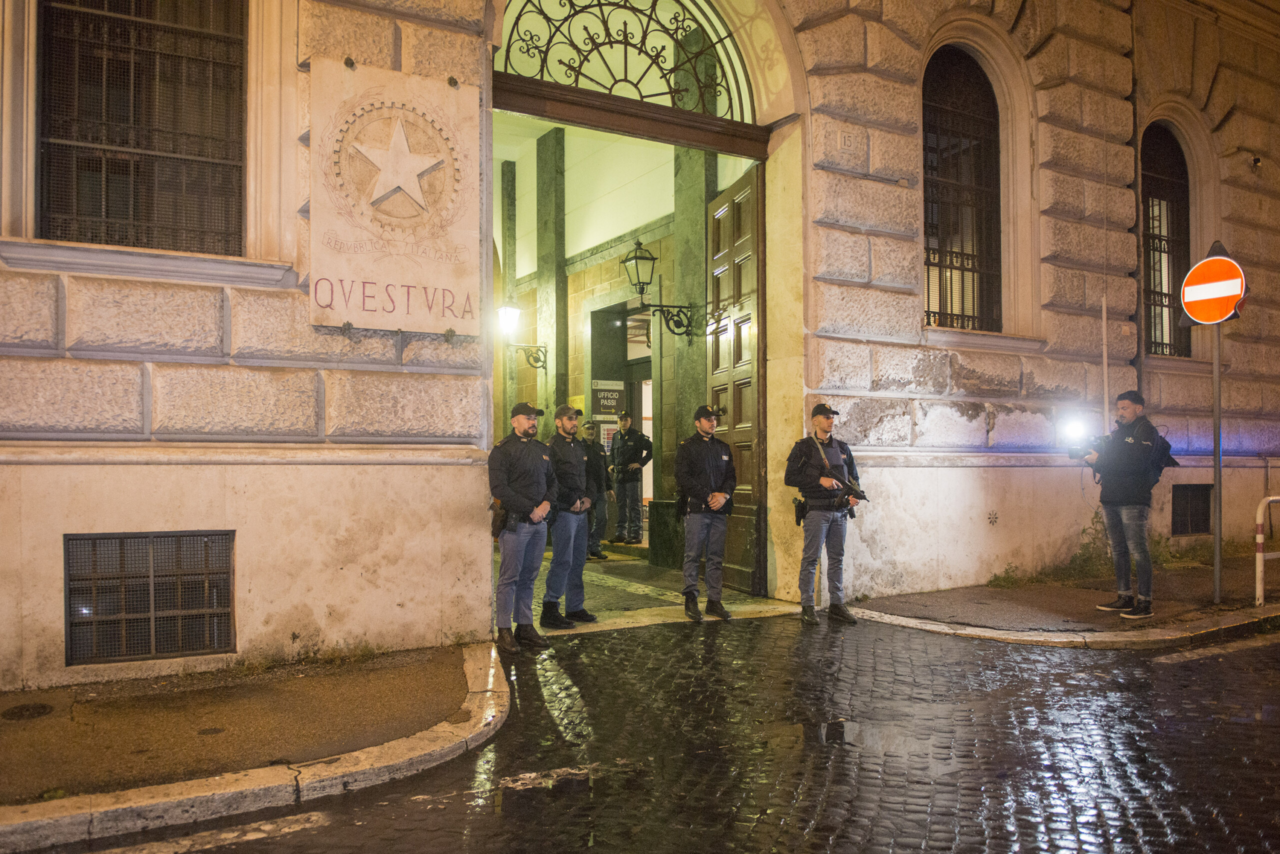 rome des voleurs de bijouteries arretes leur chef avait des liens avec lancienne banda magliana scaled