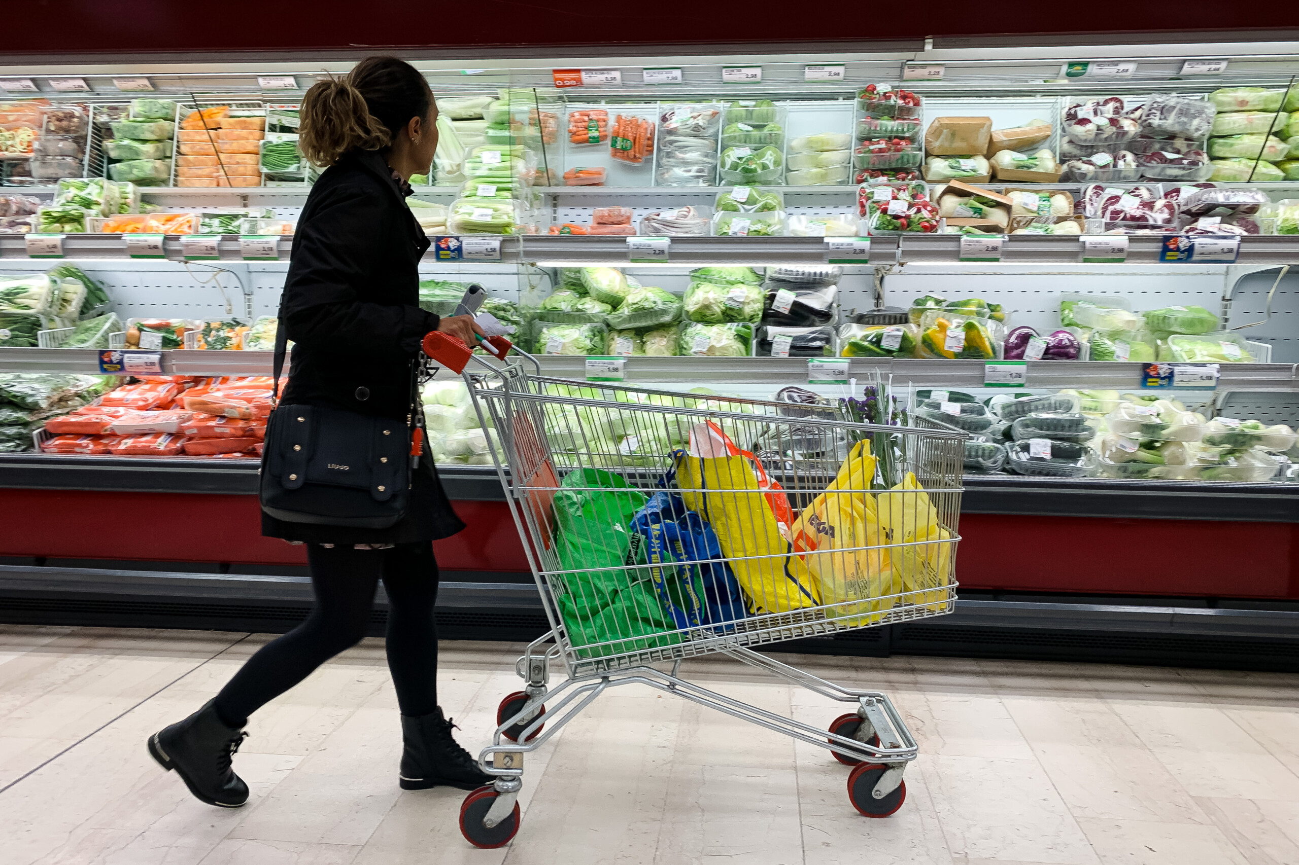commerce selon listat les ventes au detail ont augmente de 08 en glissement mensuel en mars et de 37 en glissement annuel scaled