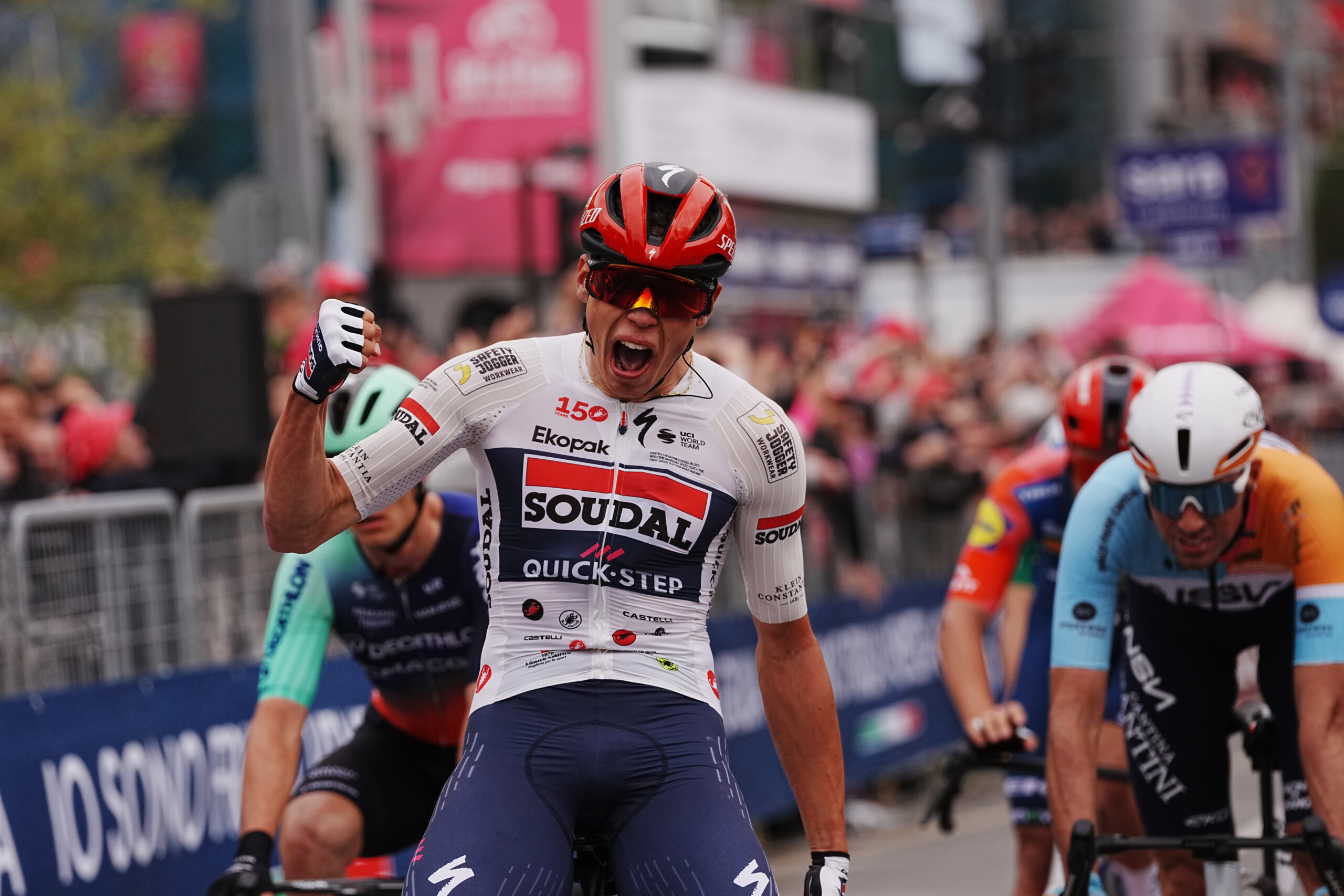giro ditalia premiere etape et maillot rose pour magnier scaled