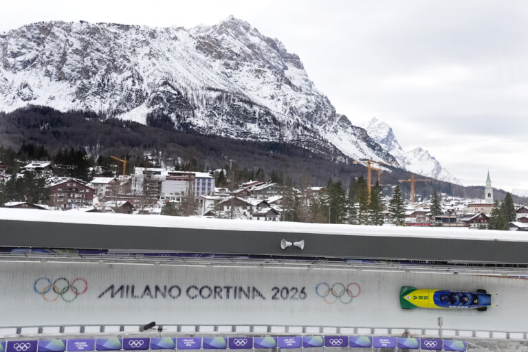jeux olympiques de milan cortina la cour des comptes de venetie enquete sur les degats subis par la piste de bobsleigh