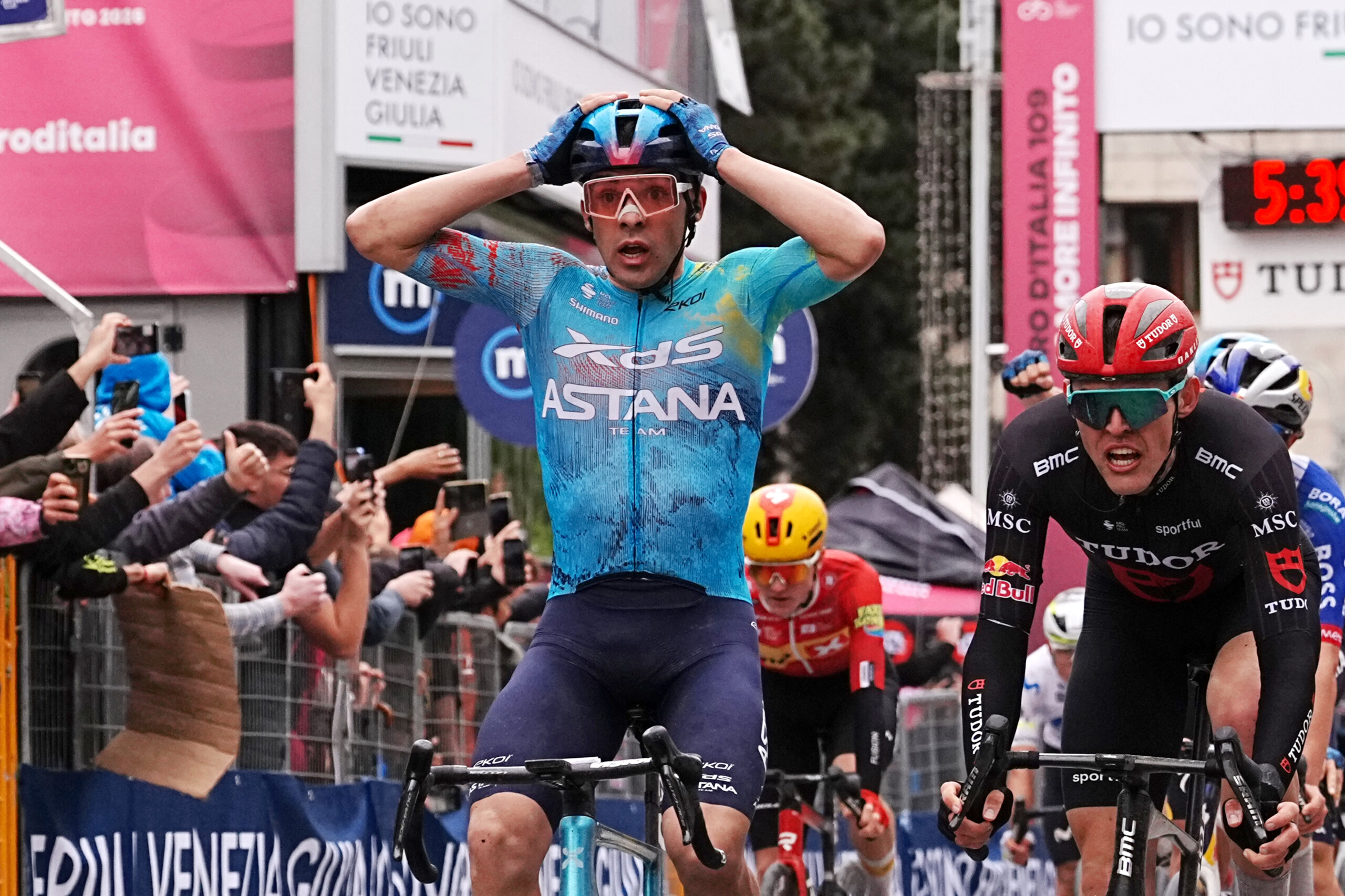 giro ditalia silva remporte la deuxieme etape et devient nouveau maillot rose scaled
