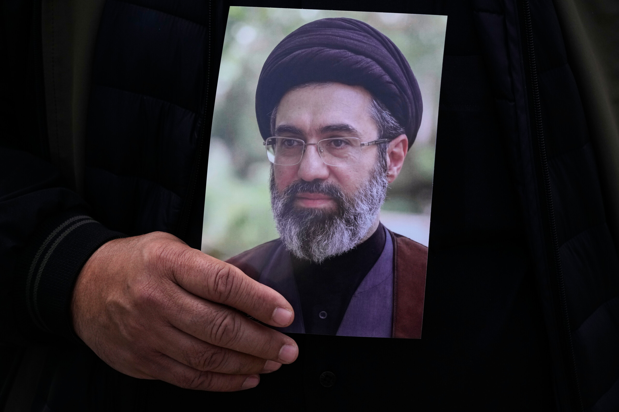 iran khamenei donne de nouvelles directives militaires combattre les ennemis avec force scaled