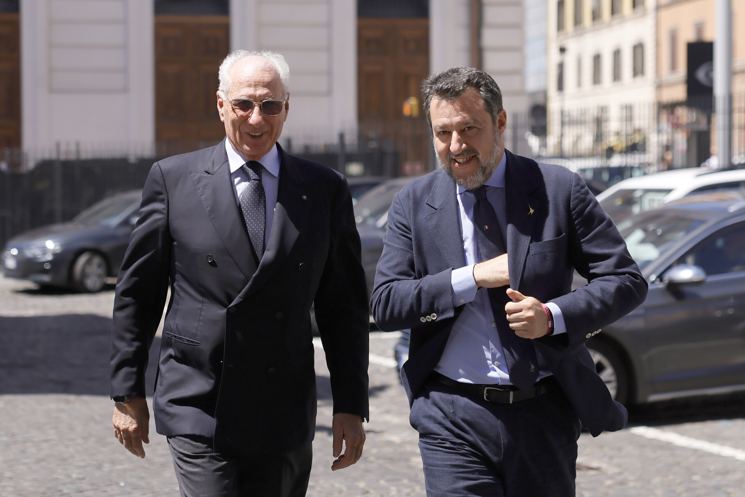pont du detroit ciucci pret a etre emprunte en 2034 scaled