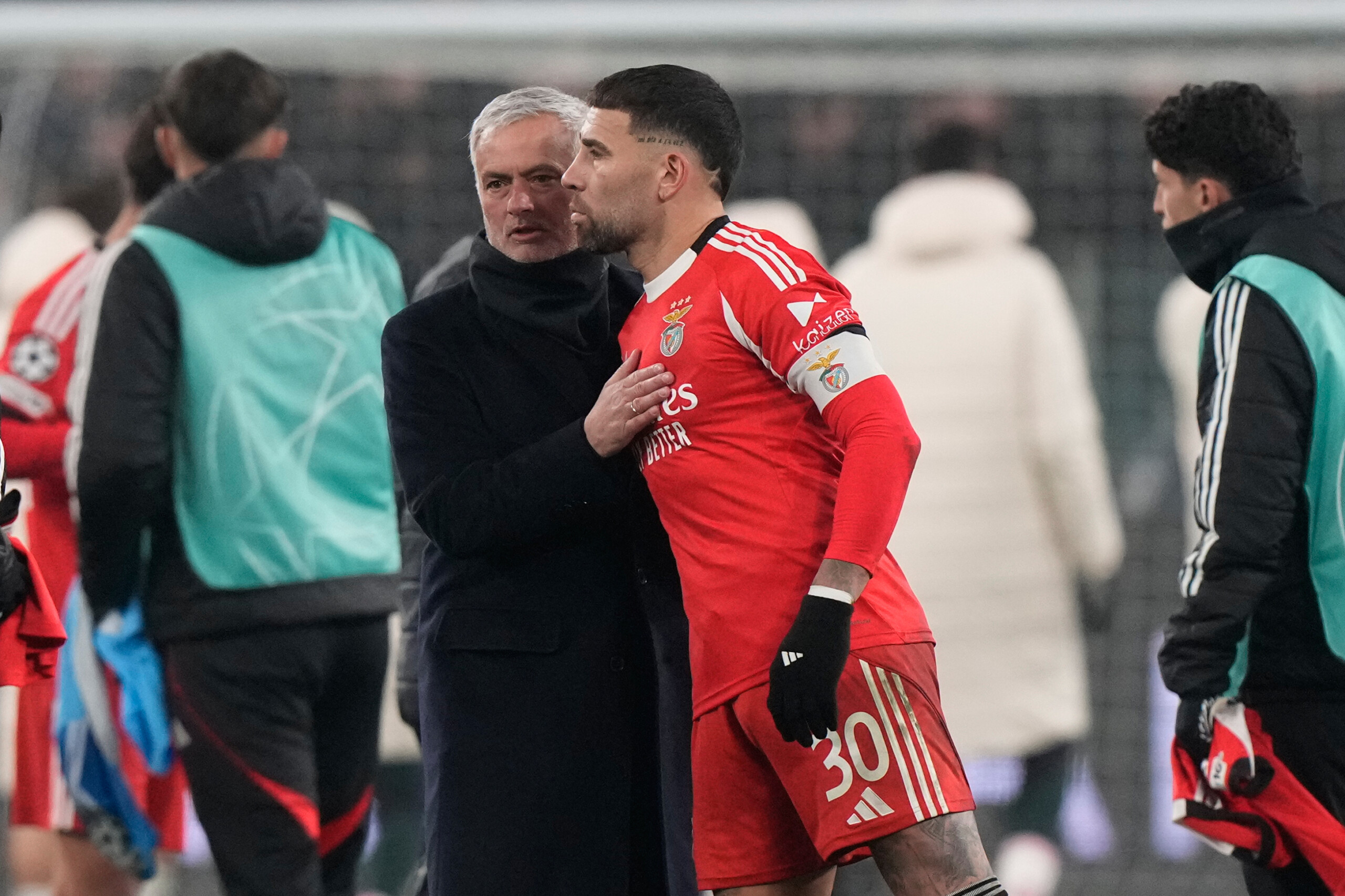 Football, Mourinho : « Benfica m'a proposé un renouvellement, aucune offre du Real » 1 football mourinho benfica ma propose un renouvellement aucune offre du real scaled