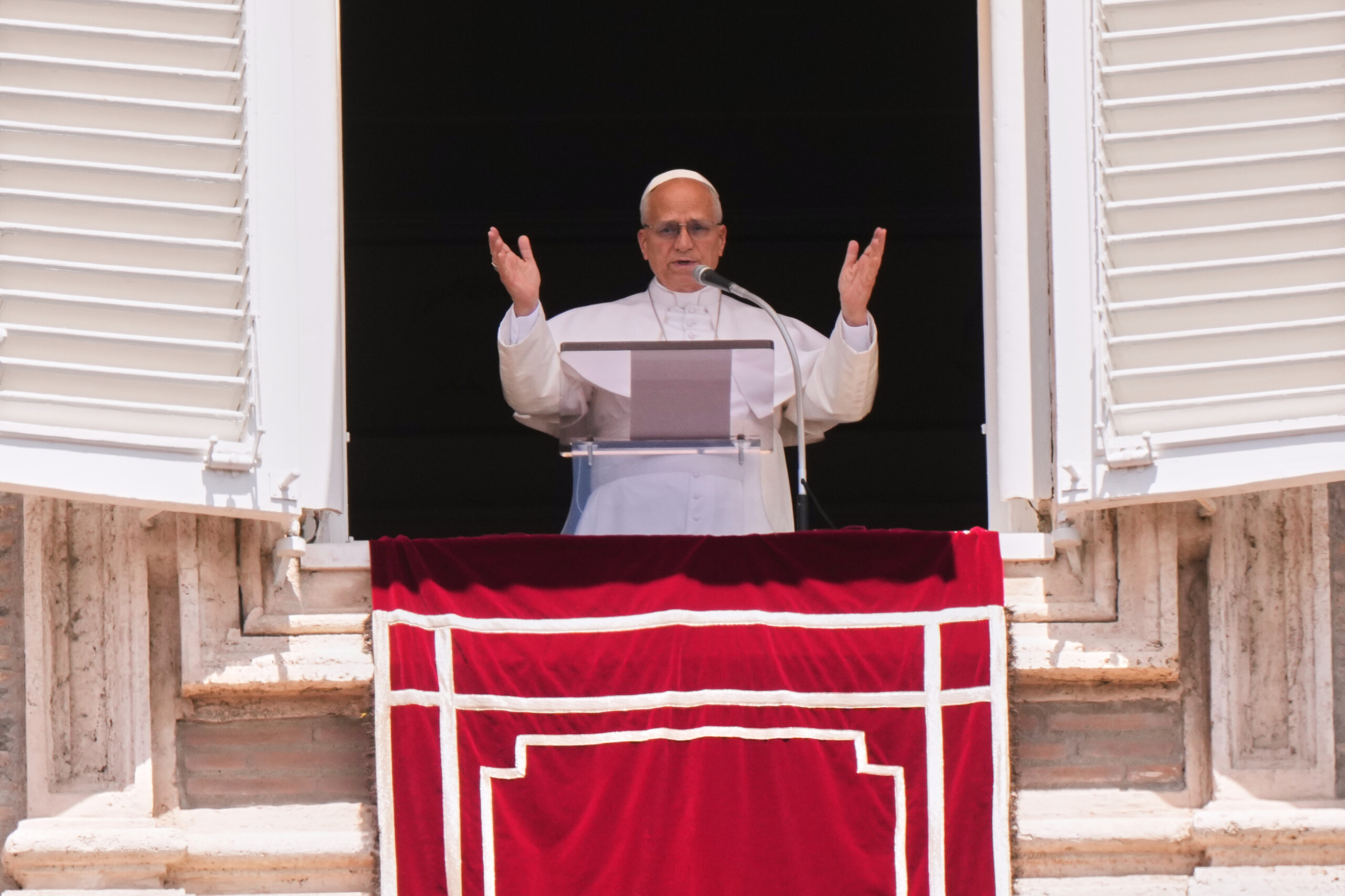 au vatican la premiere encyclique du pape leon paraitra le 25 mai elle portera sur lia scaled