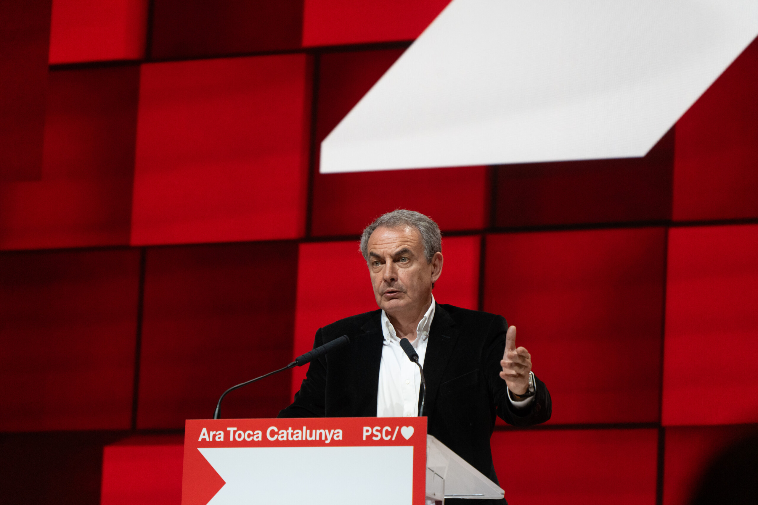espagne zapatero rejette les accusations jai toujours respecte la loi scaled