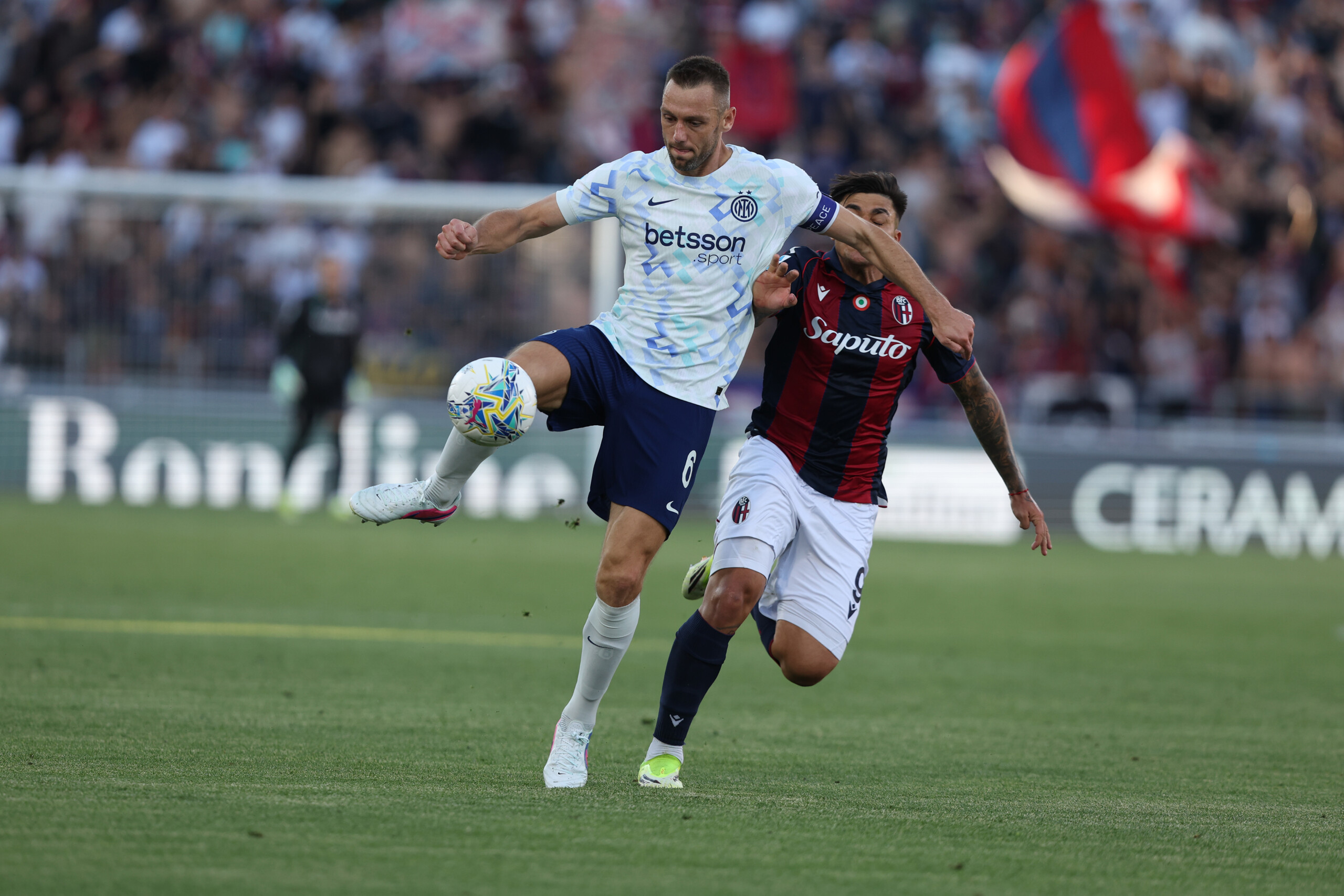 serie a bologne inter 3 3 diouf evite la defaite a chivu scaled