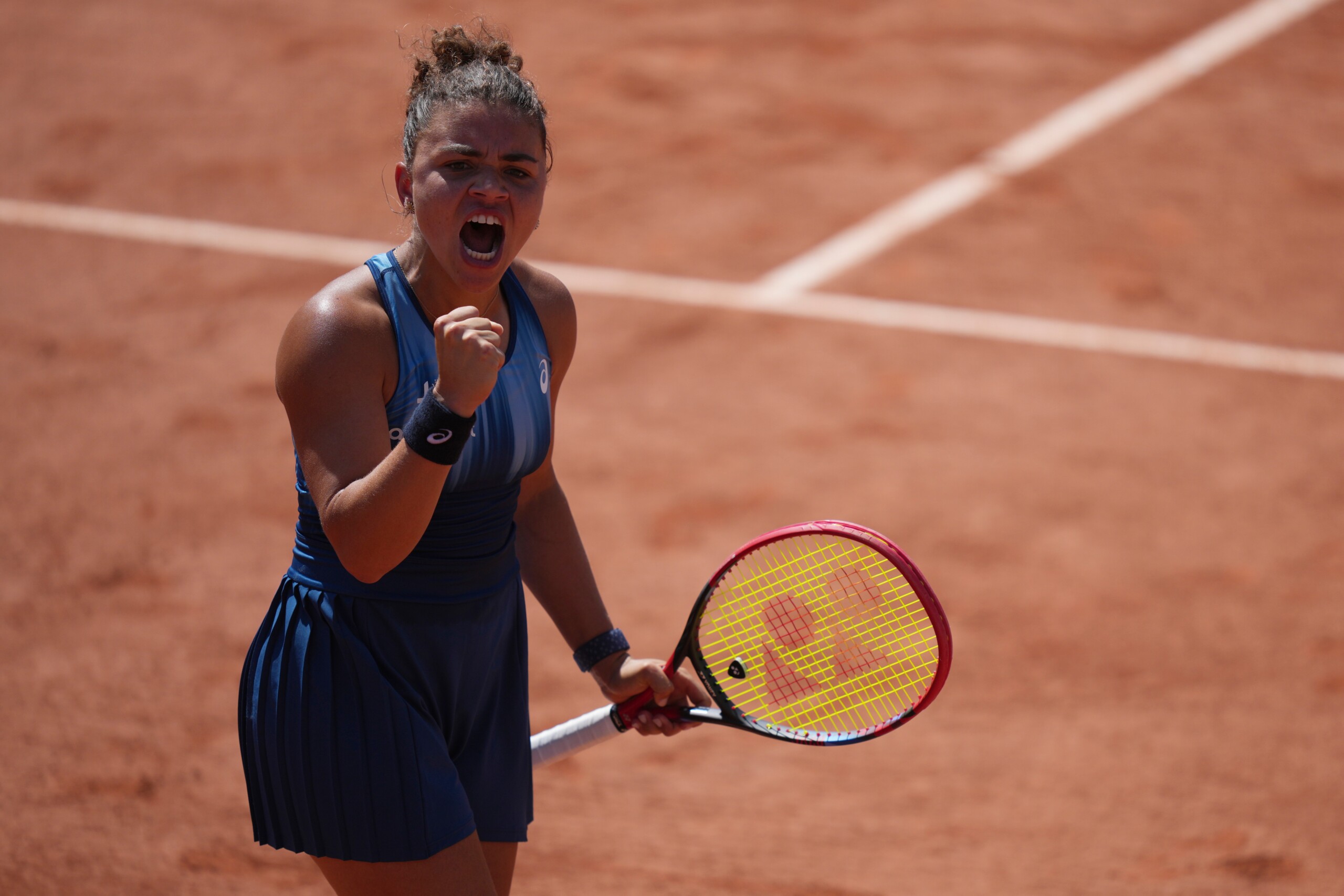 roland garros paolini simpose pour ses debuts yastremska sincline en deux sets scaled