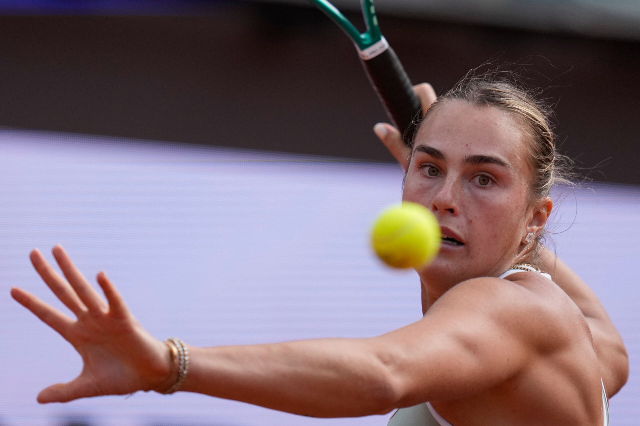 roland garros la n 1 sabalenka se qualifie pour le deuxieme tour scaled