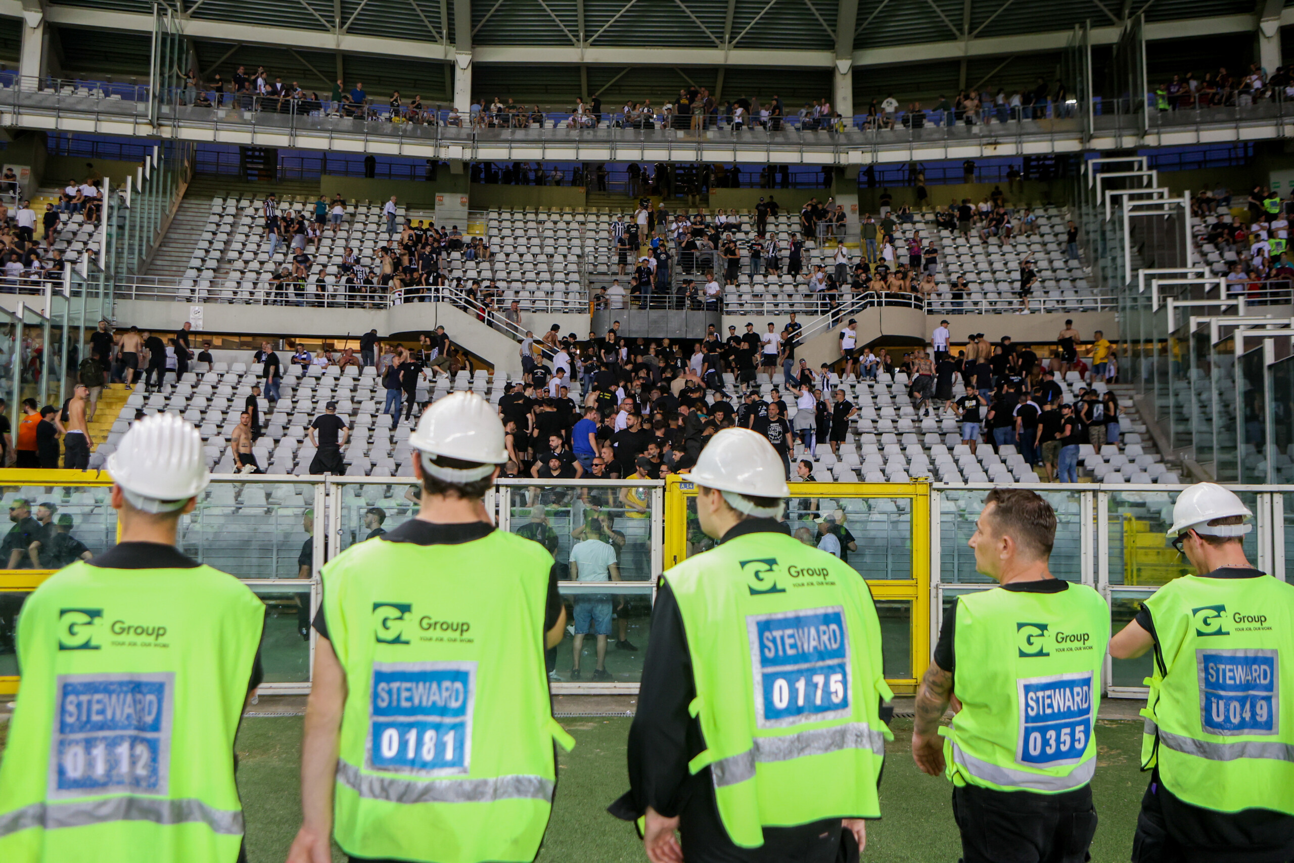 affrontements a turin un supporter se remet lentement son etat reste critique scaled