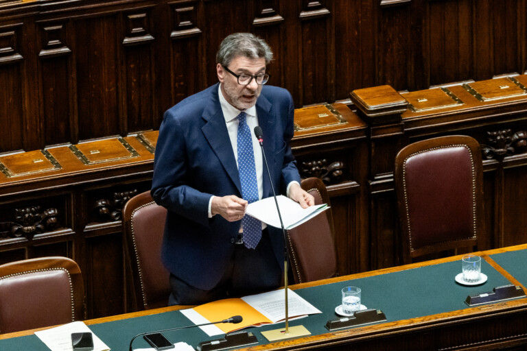 fmi giorgetti une dette elevee ce nest pas nouveau elle diminue avec la fin des versements passes