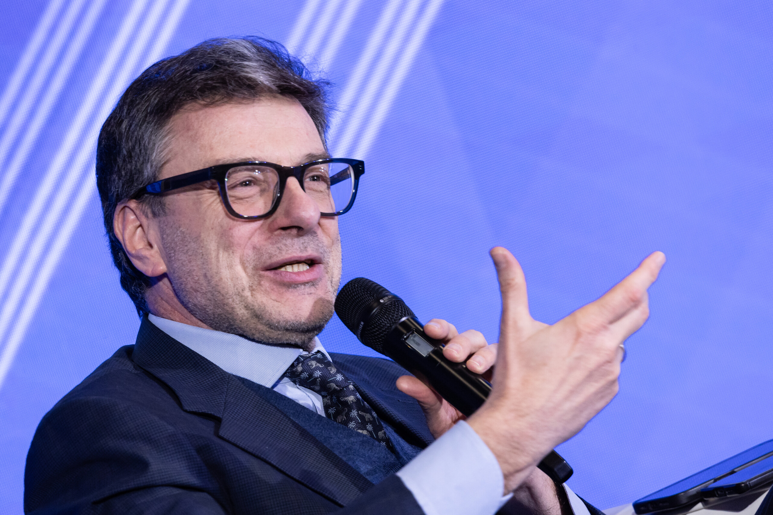ue giorgetti le debat sur la flexibilite nest pas facile nous attendons une contre proposition scaled