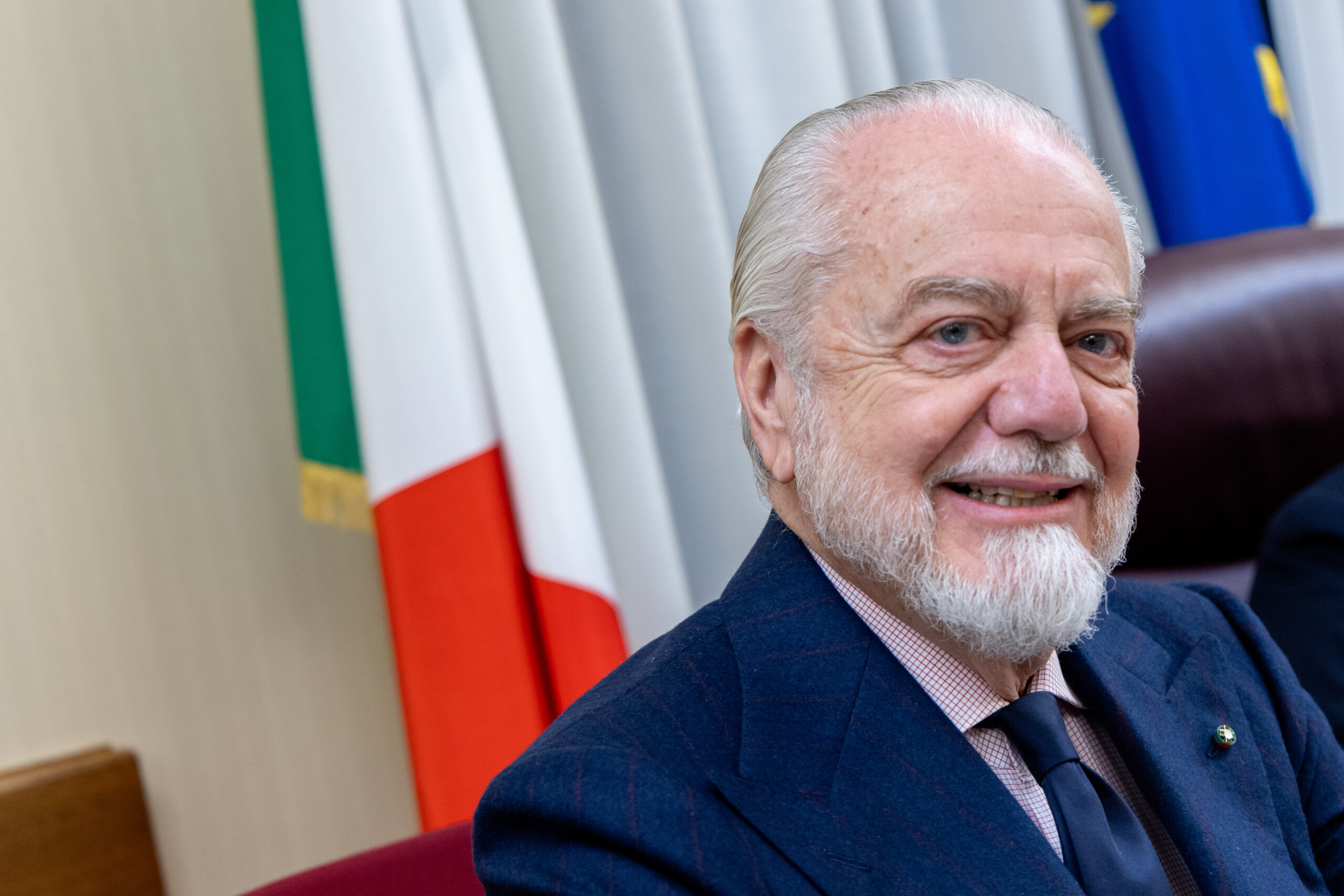 de laurentiis vise par une enquete pour un point de restauration illegal au stade maradona scaled