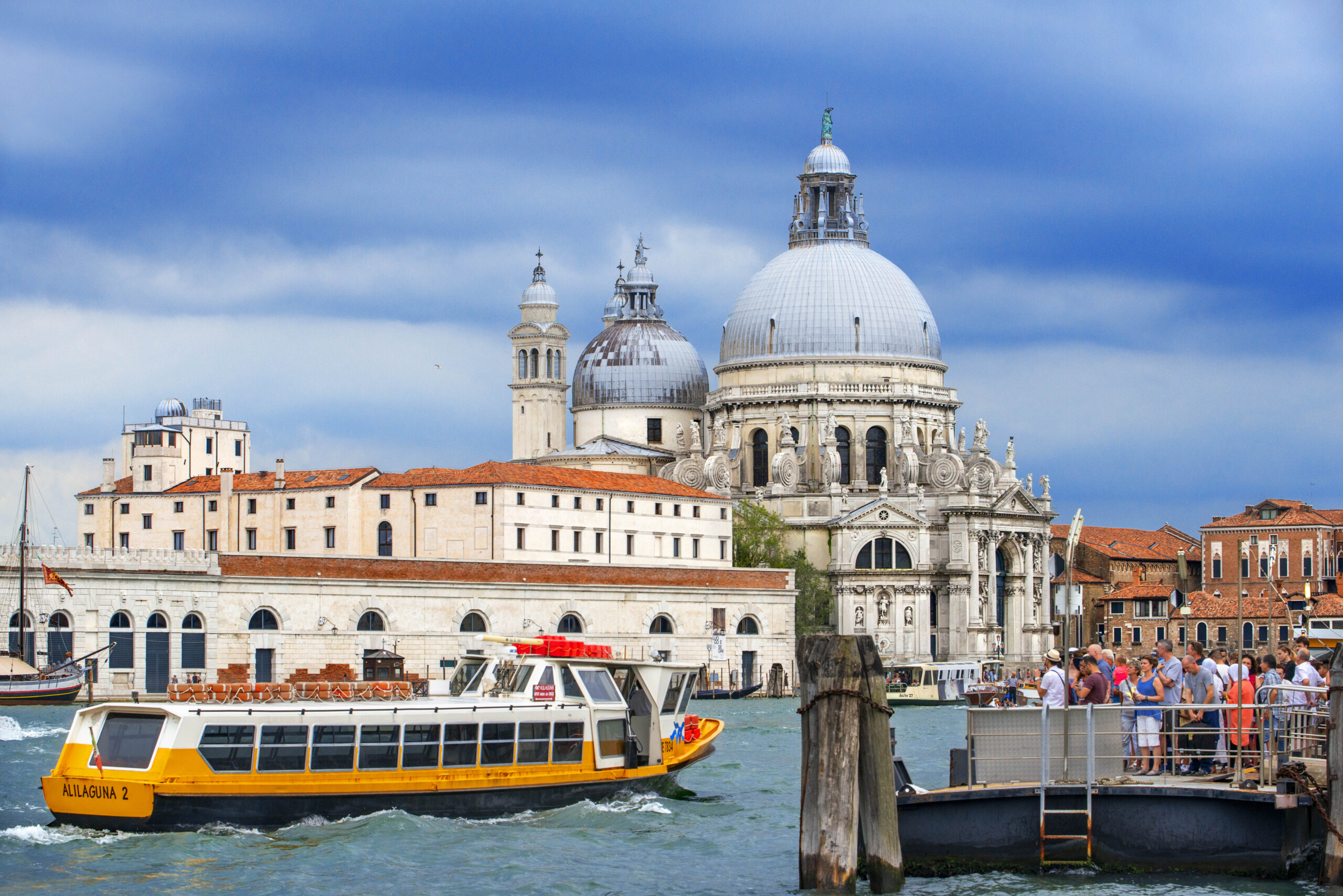 2 juin coldiretti un italien sur deux part pour le pont scaled