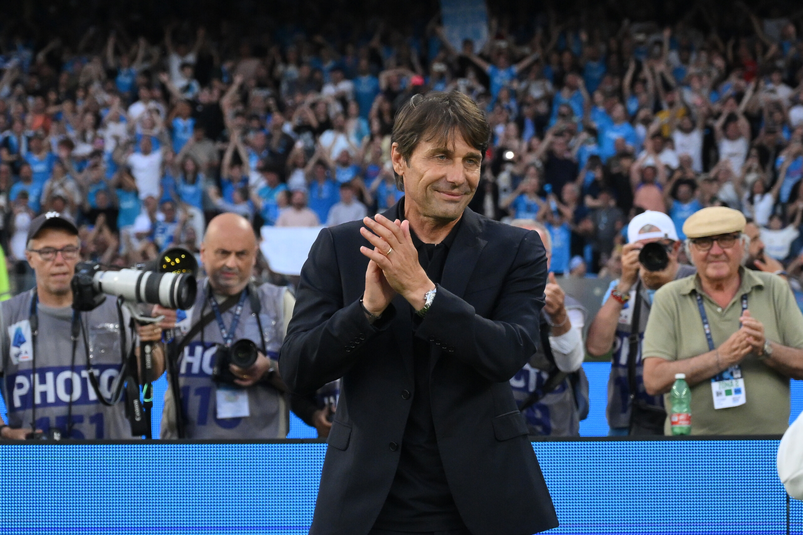 football conte quitte naples deux annees victorieuses et pleines de fortes emotions scaled