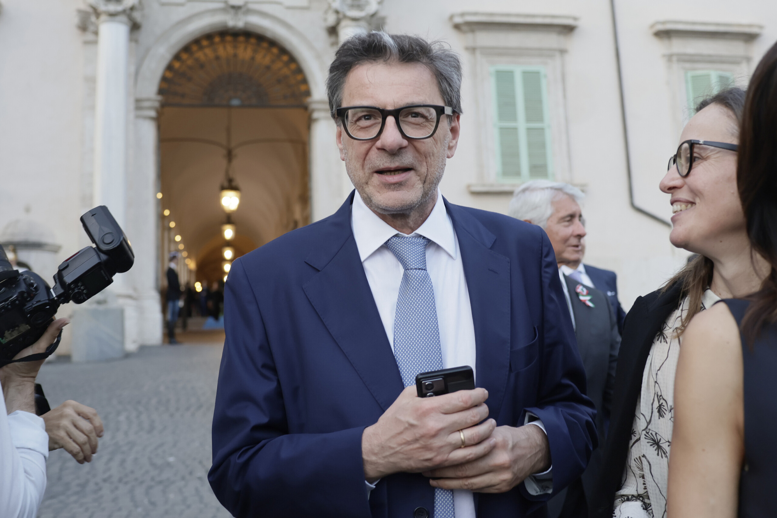 carburants giorgetti nous interviendrons par decret ministeriel concernant la reduction des accises scaled