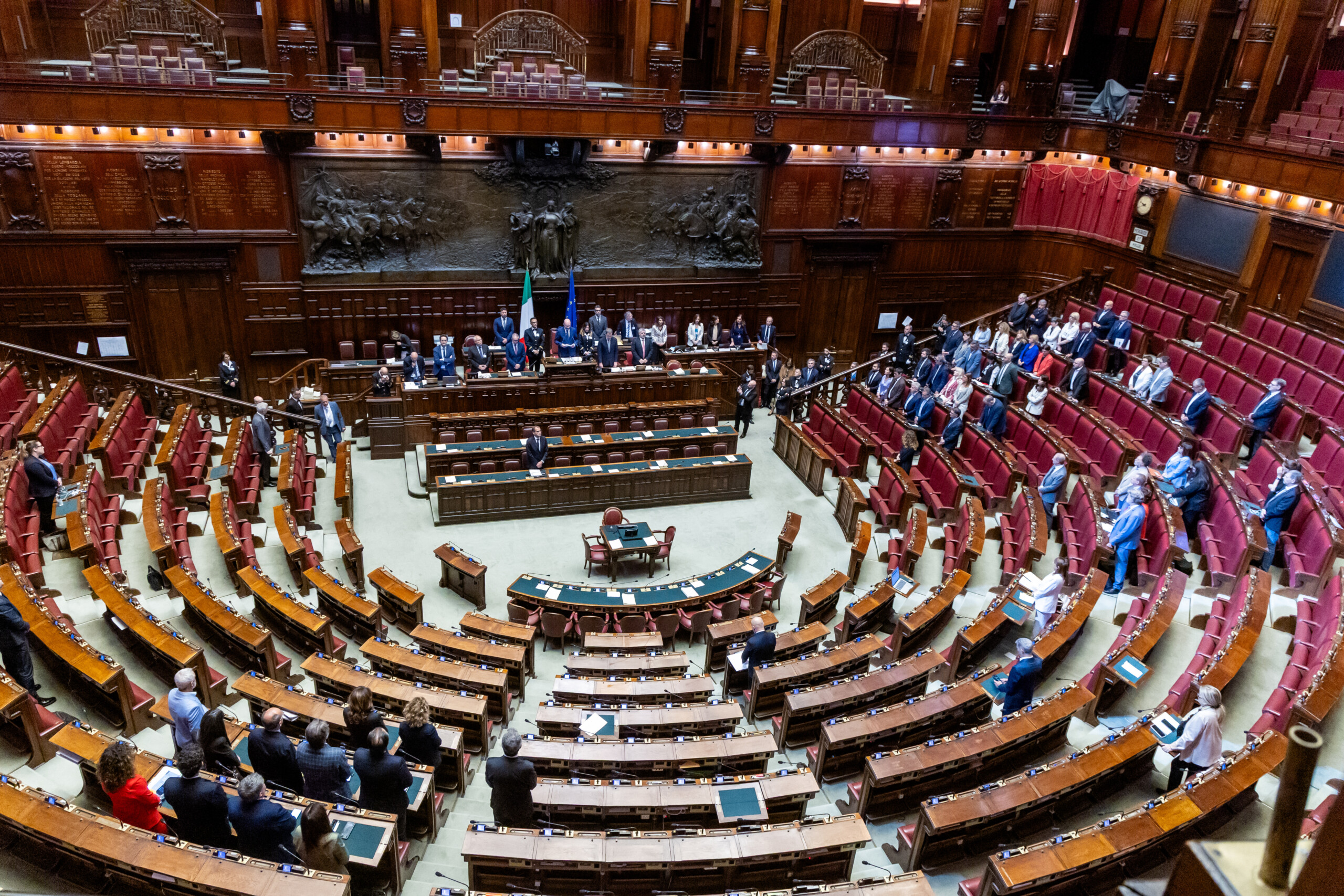 decret loi sur le travail le gouvernement pose une question de confiance a la chambre des deputes scaled
