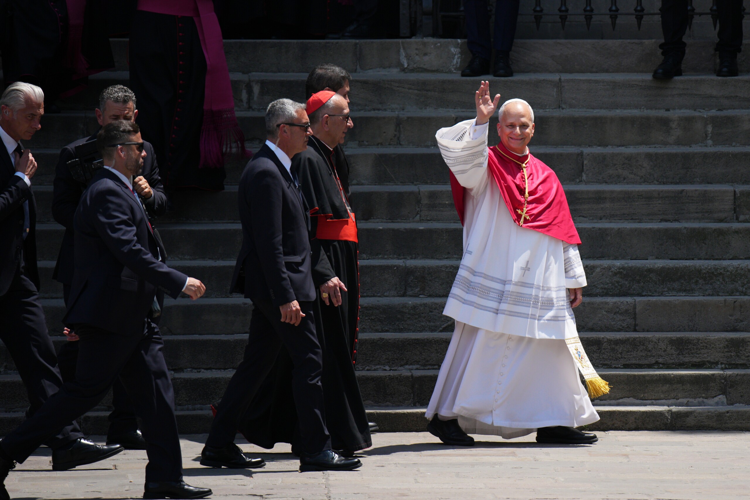 espagne rencontre entre le pape et bad bunny hier a madrid scaled