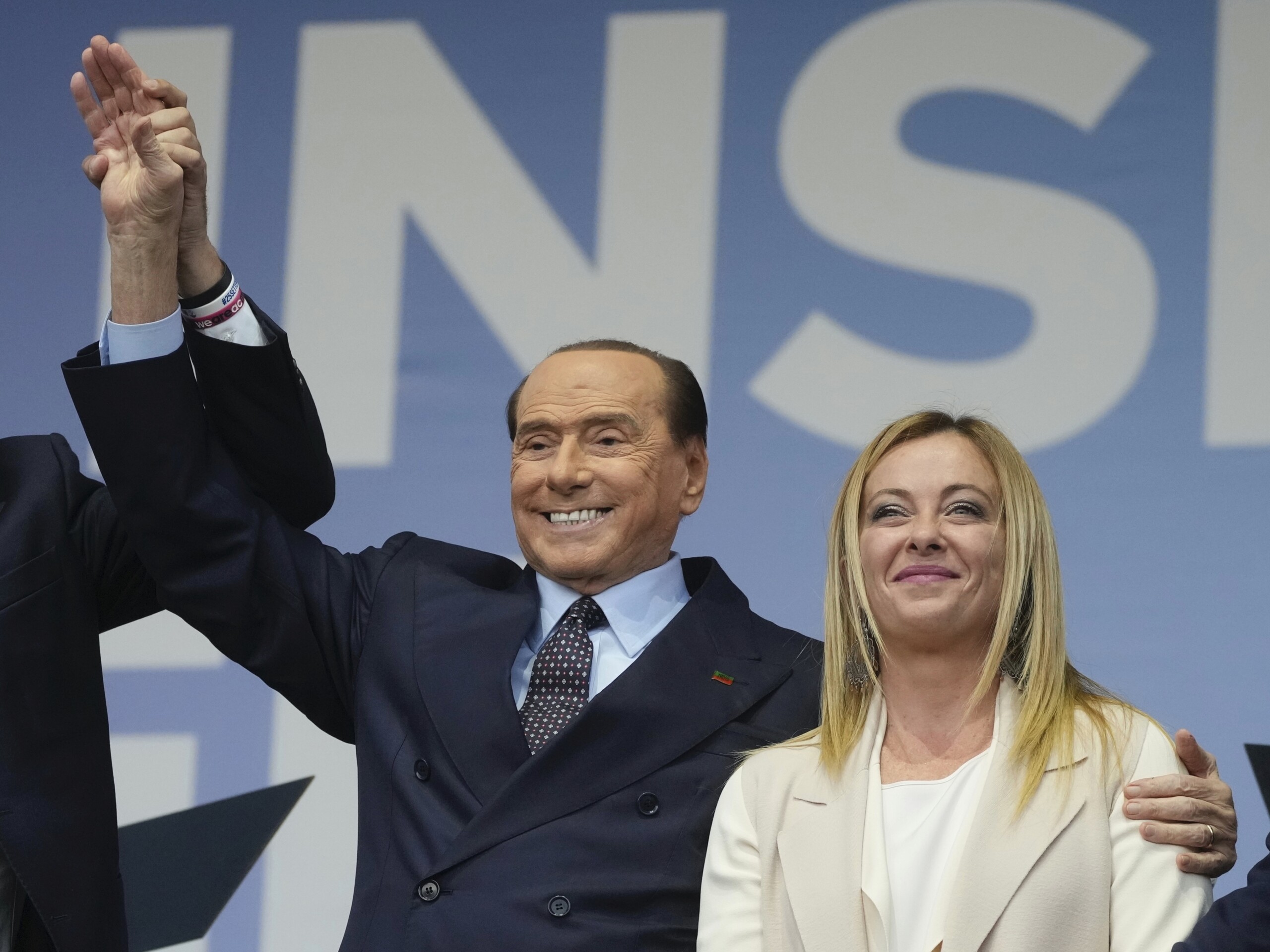 berlusconi meloni un acteur incontournable un parcours politique qui se poursuit scaled