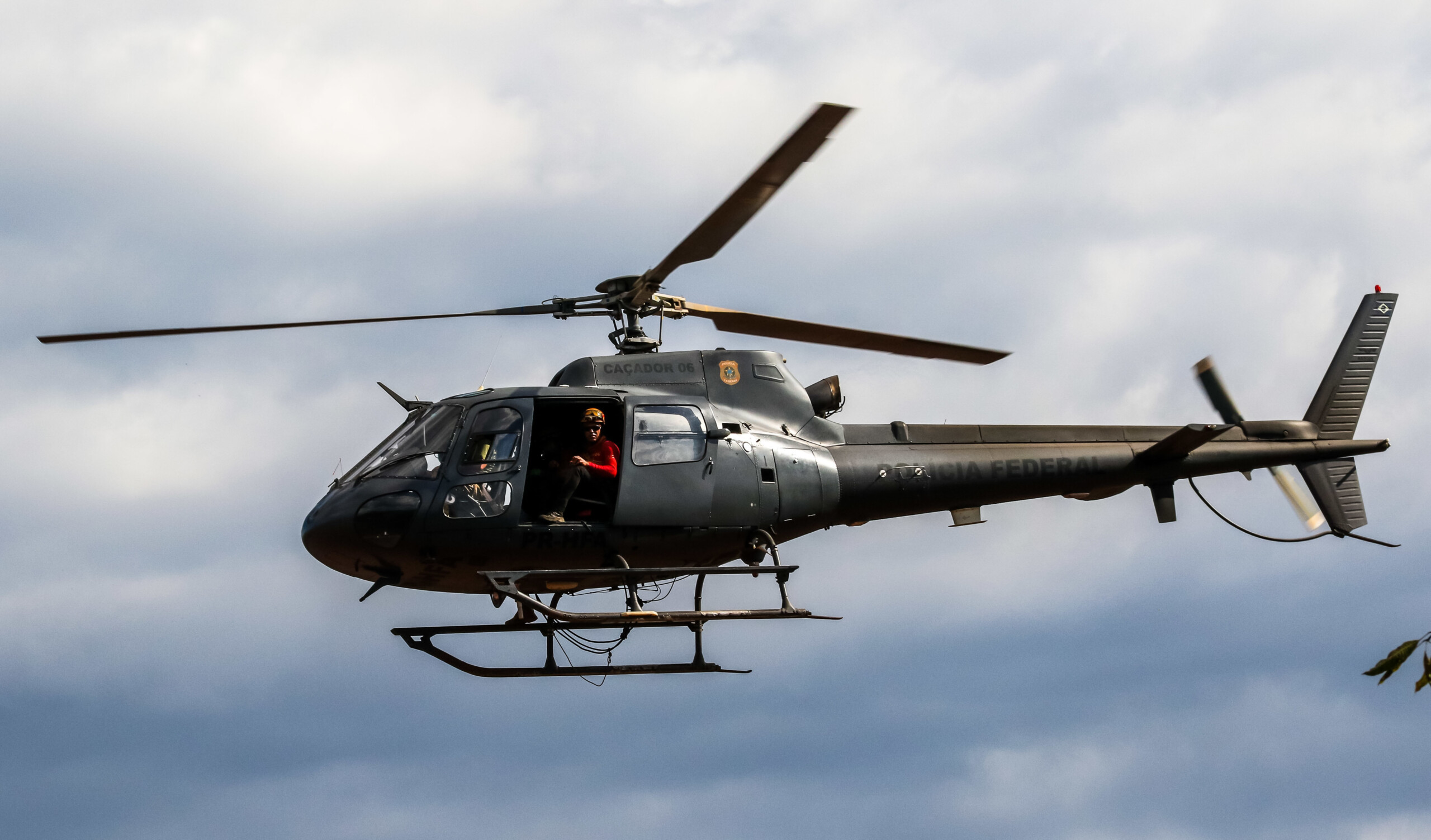 bresil deux helicopteres entrent en collision en vol a rio six morts scaled